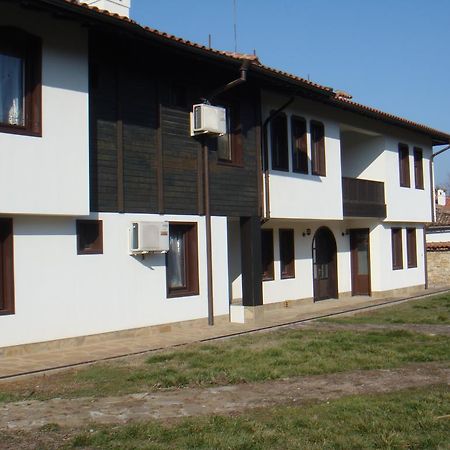 Family Hotel Elegance Arbanasi Exterior foto