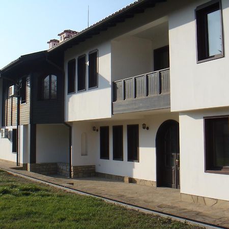 Family Hotel Elegance Arbanasi Exterior foto