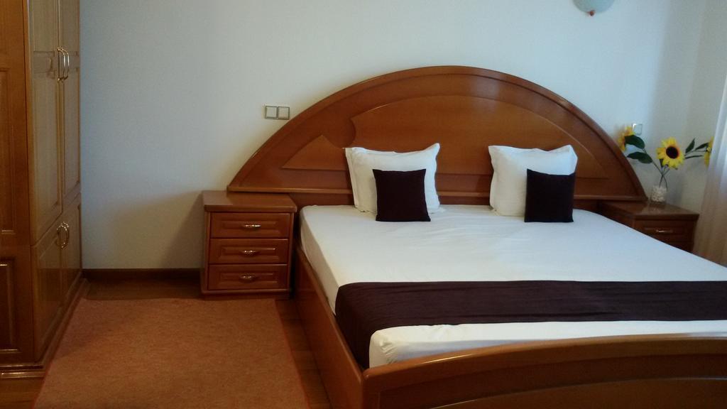 Family Hotel Elegance Arbanasi Exterior foto