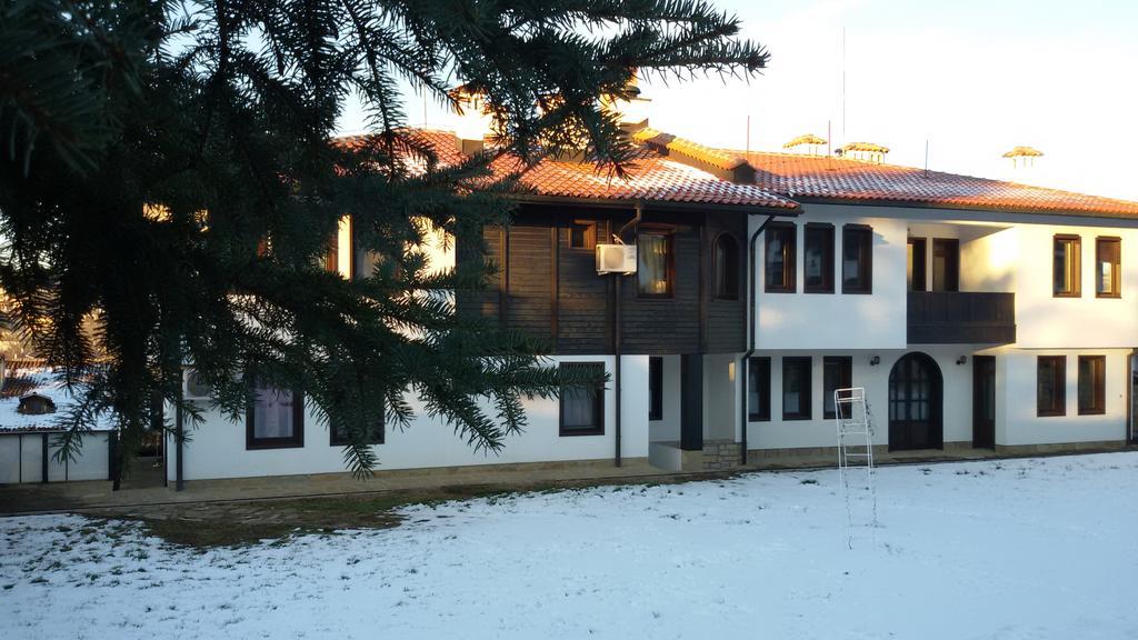 Family Hotel Elegance Arbanasi Exterior foto