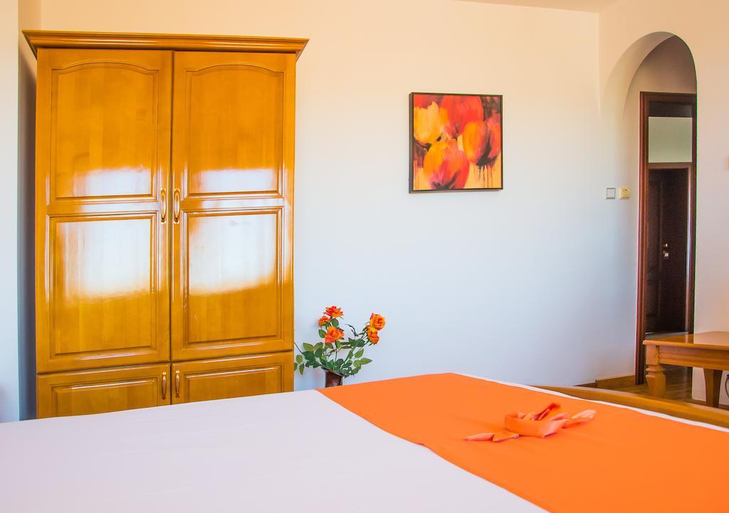 Family Hotel Elegance Arbanasi Quarto foto