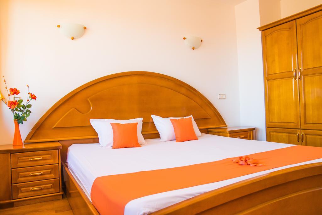 Family Hotel Elegance Arbanasi Quarto foto