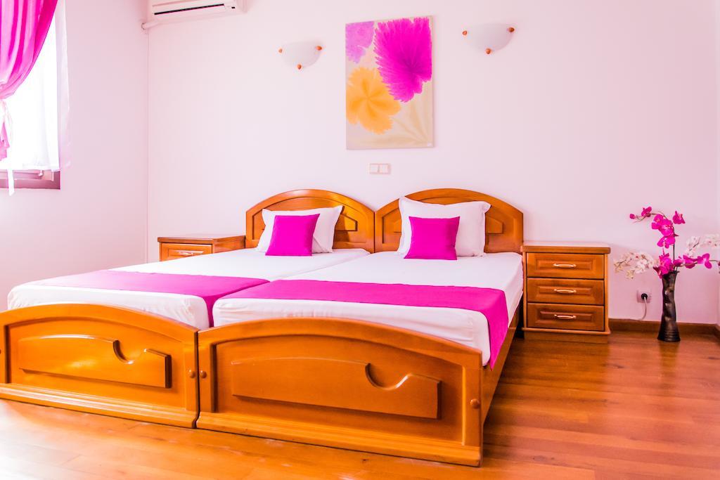 Family Hotel Elegance Arbanasi Quarto foto