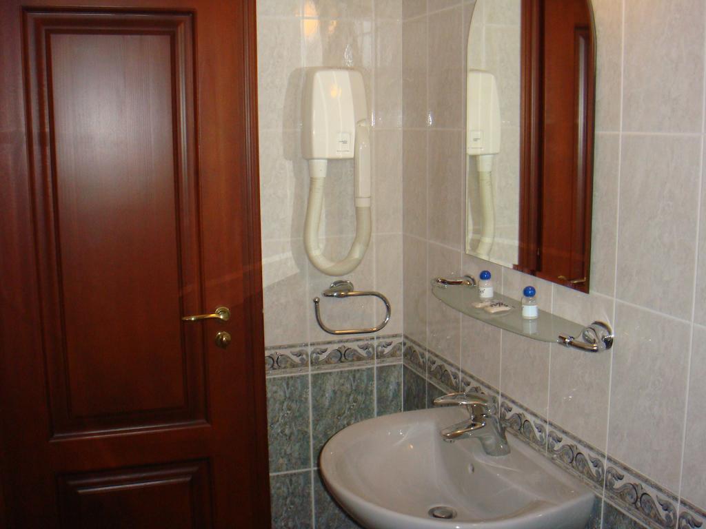 Family Hotel Elegance Arbanasi Quarto foto