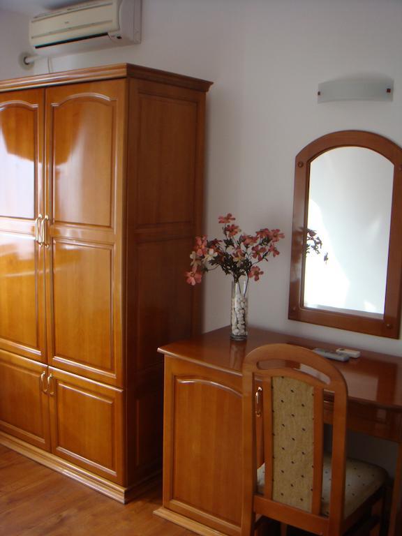 Family Hotel Elegance Arbanasi Quarto foto